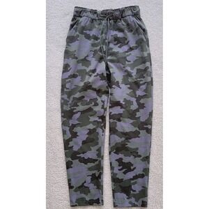 Lululemon Size 6 Keep Moving Pant 7/8 High-Rise Heritage 365 Camo Dusky Lavender
